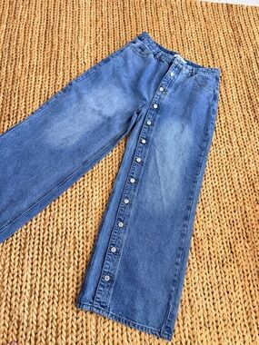 UOOZEE High-Rise Wide Leg Button-Front Jeans in Blue (run small)